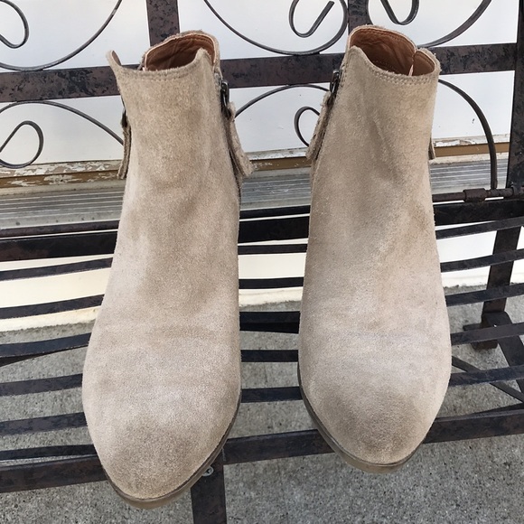 🍄 Frye & Co Ash Suede Ankle Bootie - Picture 3 of 14